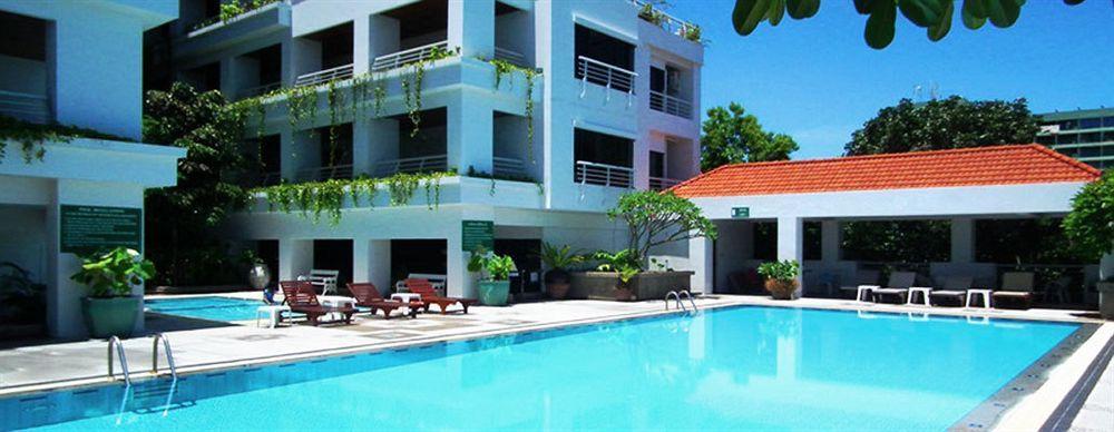 Abricole At Pattaya Hill Apartman Kültér fotó