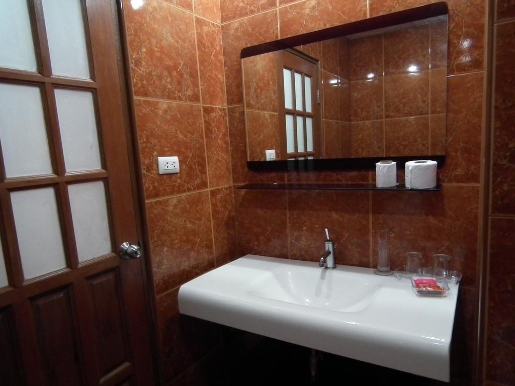 Abricole At Pattaya Hill Apartman Kültér fotó