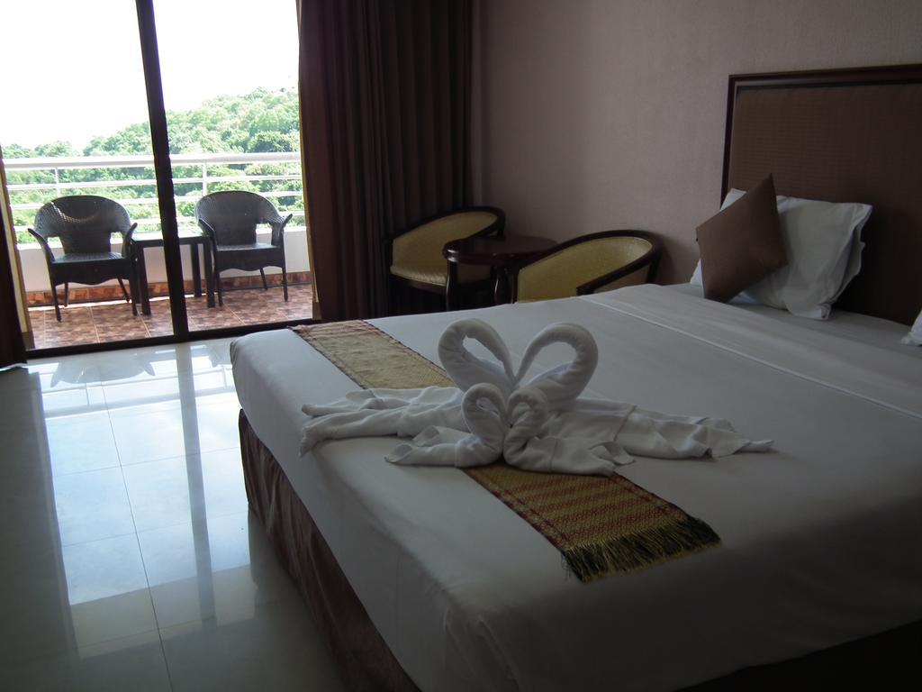 Abricole At Pattaya Hill Apartman Kültér fotó