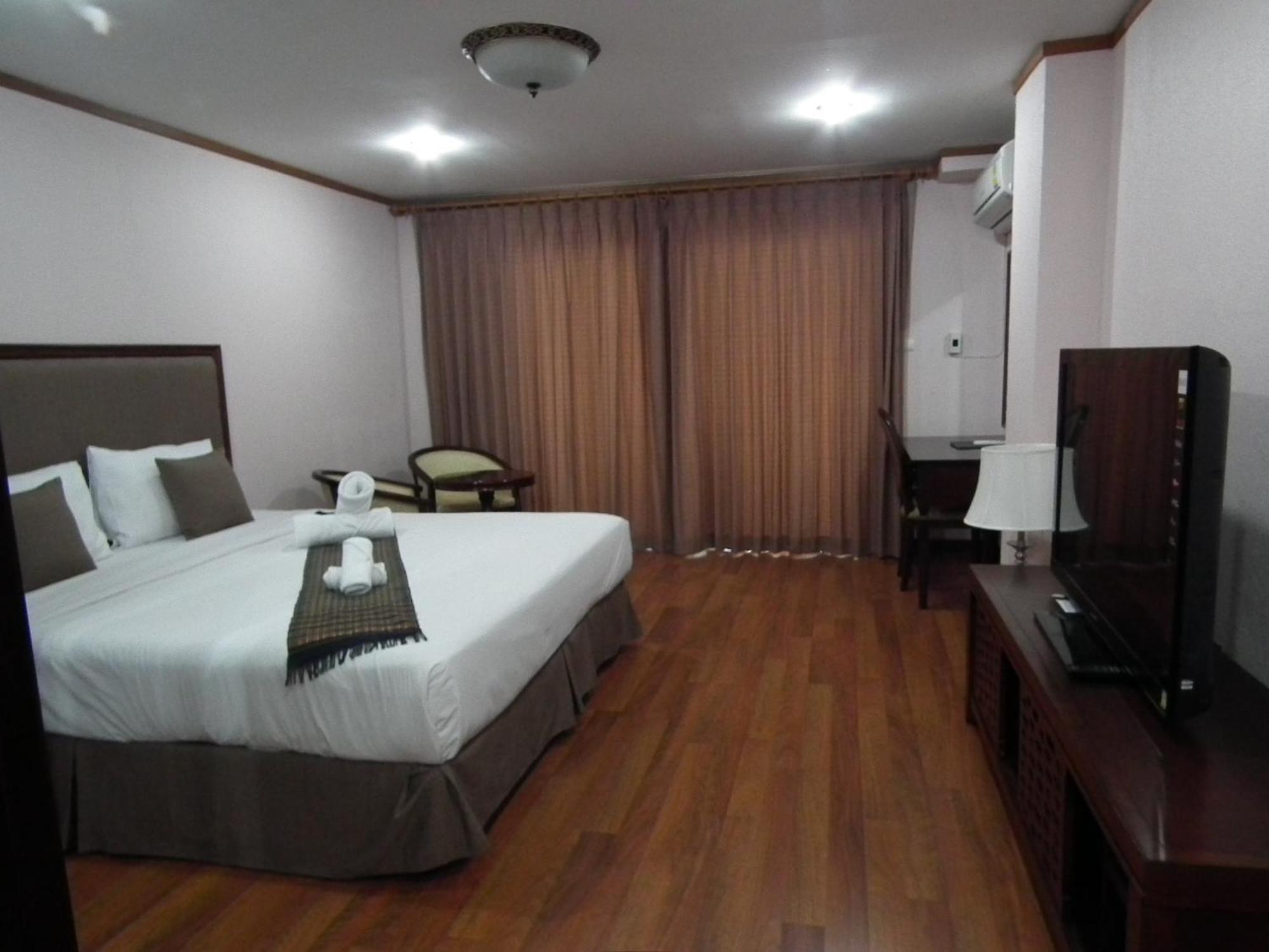 Abricole At Pattaya Hill Apartman Kültér fotó