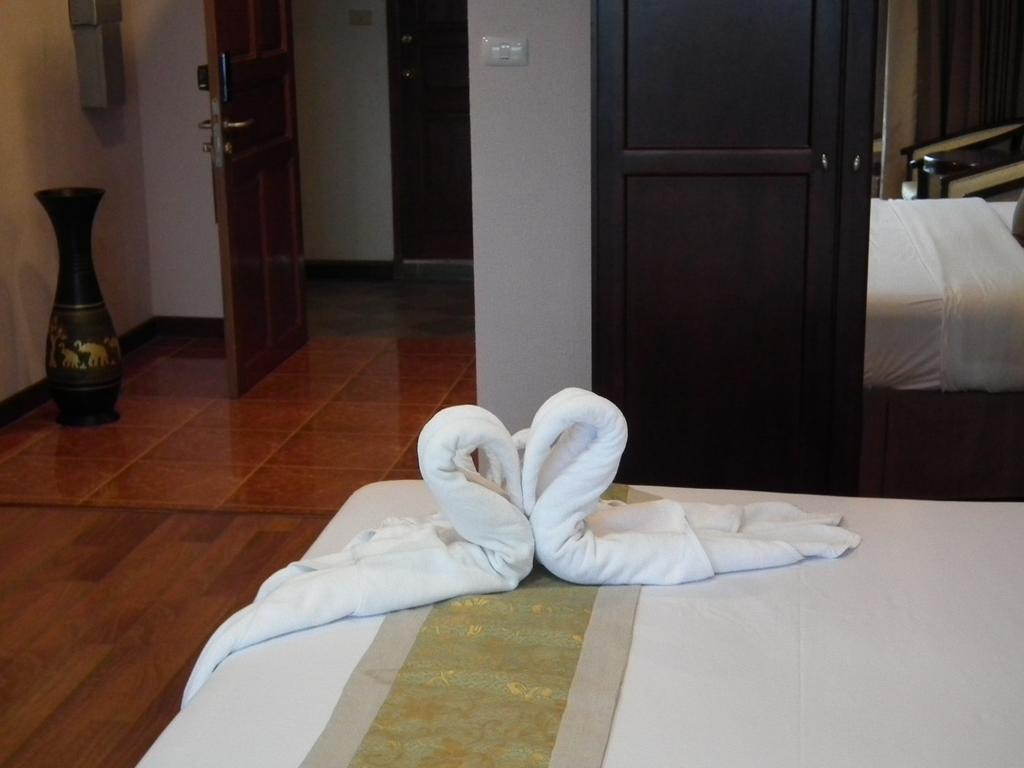 Abricole At Pattaya Hill Apartman Kültér fotó