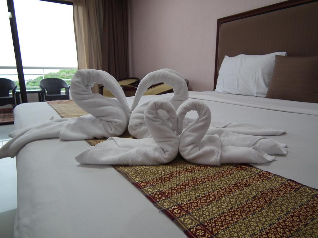 Abricole At Pattaya Hill Apartman Kültér fotó