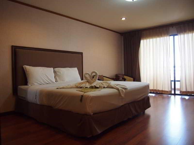 Abricole At Pattaya Hill Apartman Kültér fotó
