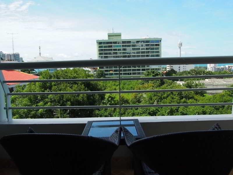 Abricole At Pattaya Hill Apartman Kültér fotó