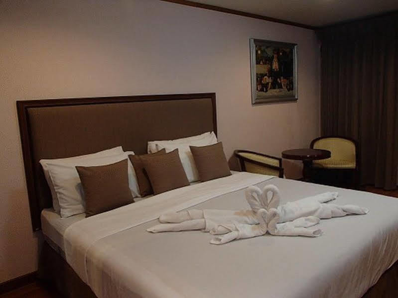Abricole At Pattaya Hill Apartman Kültér fotó