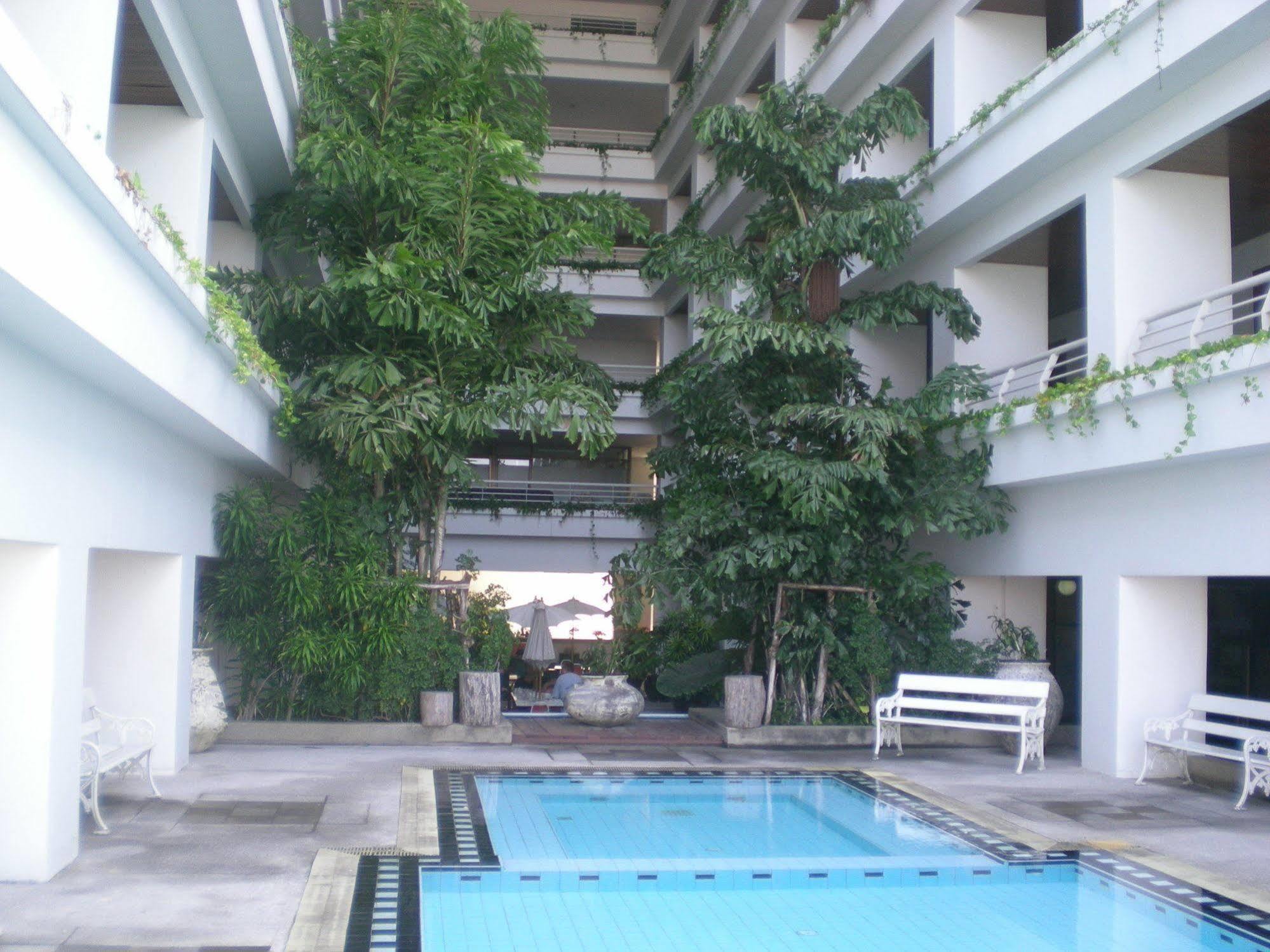 Abricole At Pattaya Hill Apartman Kültér fotó
