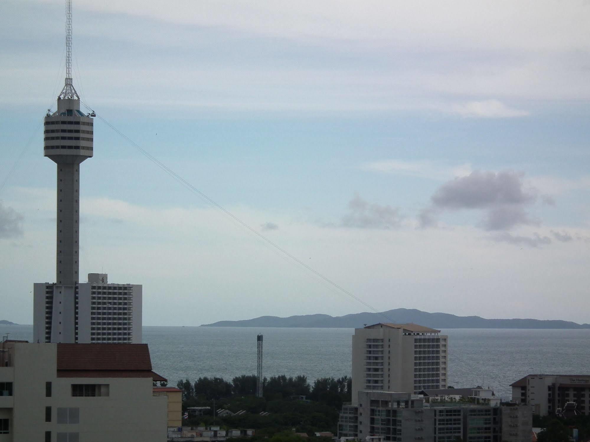 Abricole At Pattaya Hill Apartman Kültér fotó